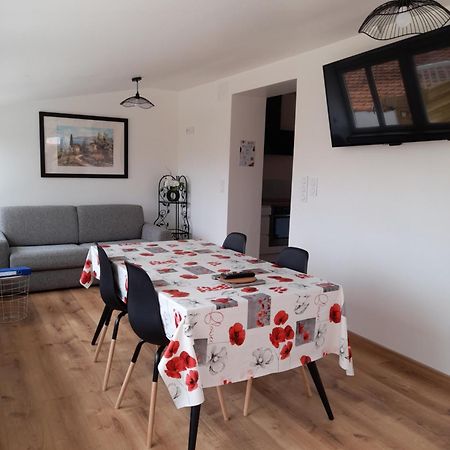 Logement Lumineux Avec Terrasse La Roche-sur-Yon Ngoại thất bức ảnh