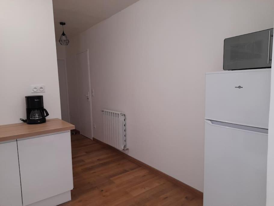 Logement Lumineux Avec Terrasse La Roche-sur-Yon Ngoại thất bức ảnh