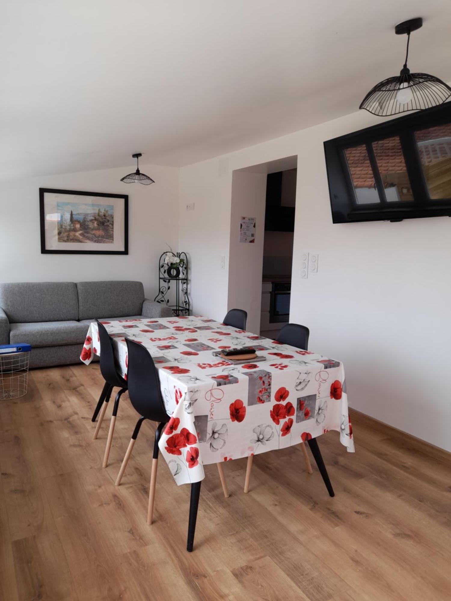 Logement Lumineux Avec Terrasse La Roche-sur-Yon Ngoại thất bức ảnh