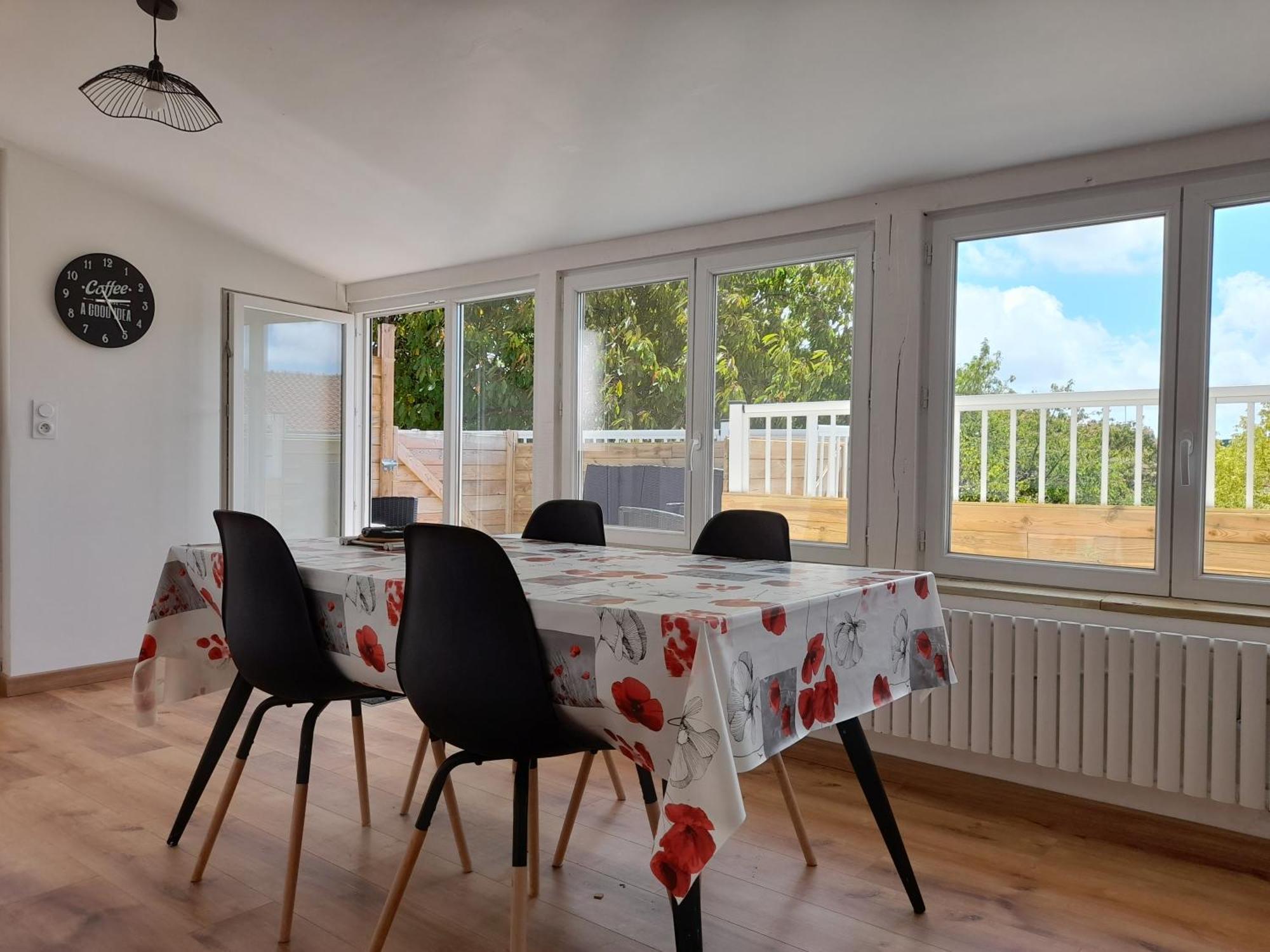 Logement Lumineux Avec Terrasse La Roche-sur-Yon Ngoại thất bức ảnh