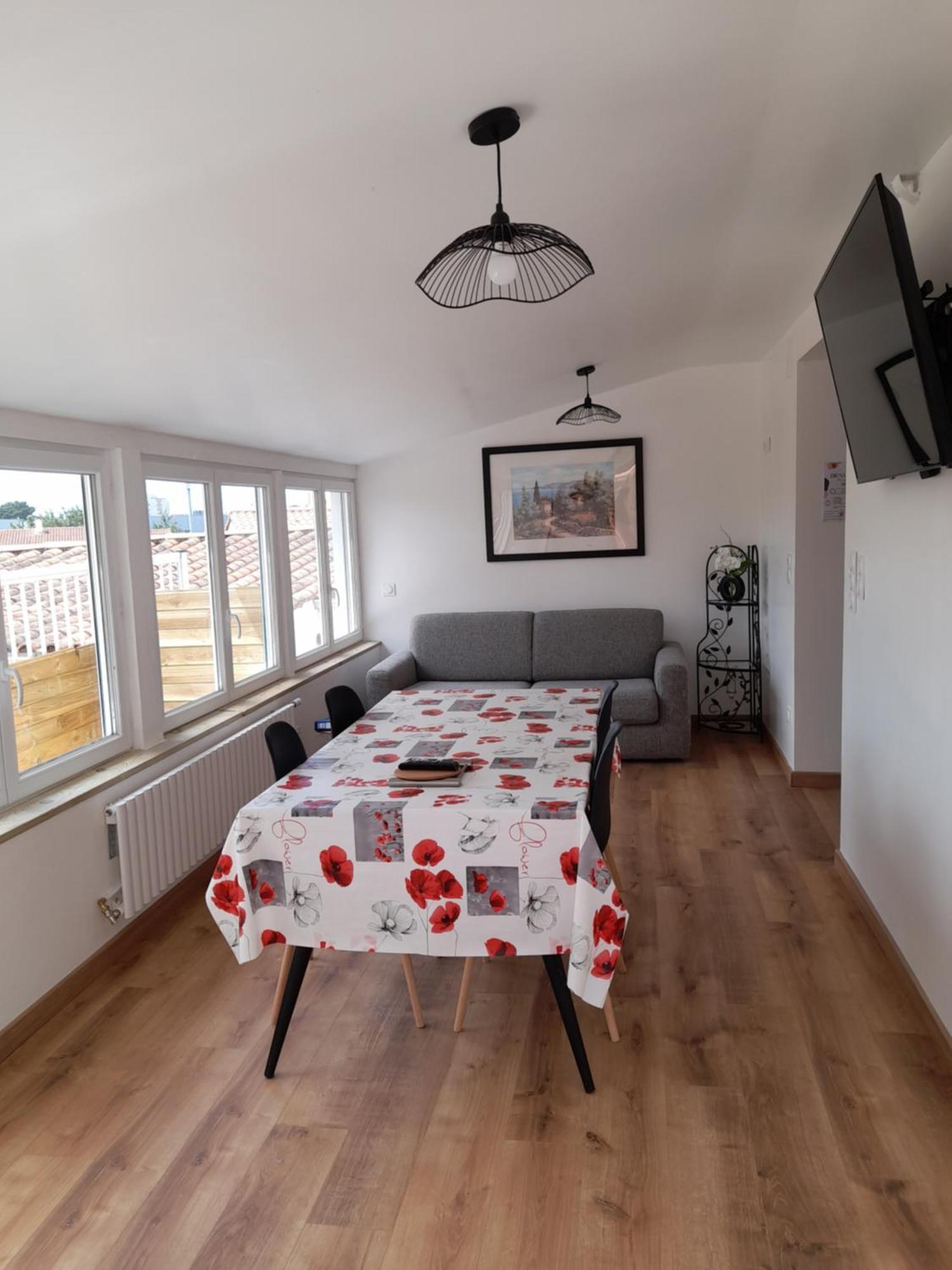 Logement Lumineux Avec Terrasse La Roche-sur-Yon Ngoại thất bức ảnh